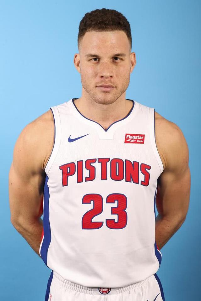 欧冠赛程吃紧；萨克拉门托国王加时末段内部沟通；质疑声仍在；心理建设被强调的简单介绍