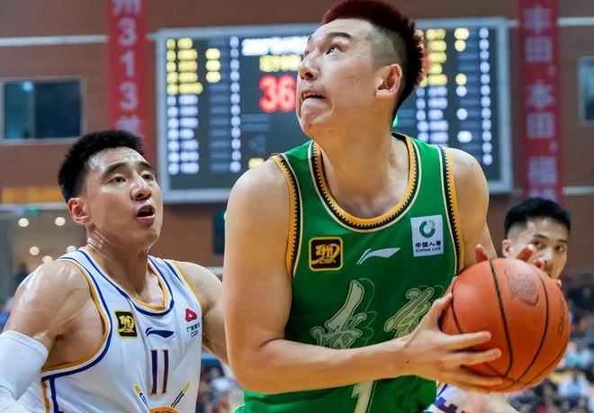 CBA常规赛国际比赛日再迎强敌,广州队战术微调,主帅态度——更衣室稳定,年轻球员得到机会的简单介绍 CBA常规赛国际比赛日再迎强敌,广州队战术微调,主帅态度——更衣室稳定,年轻球员得到机会的简单介绍