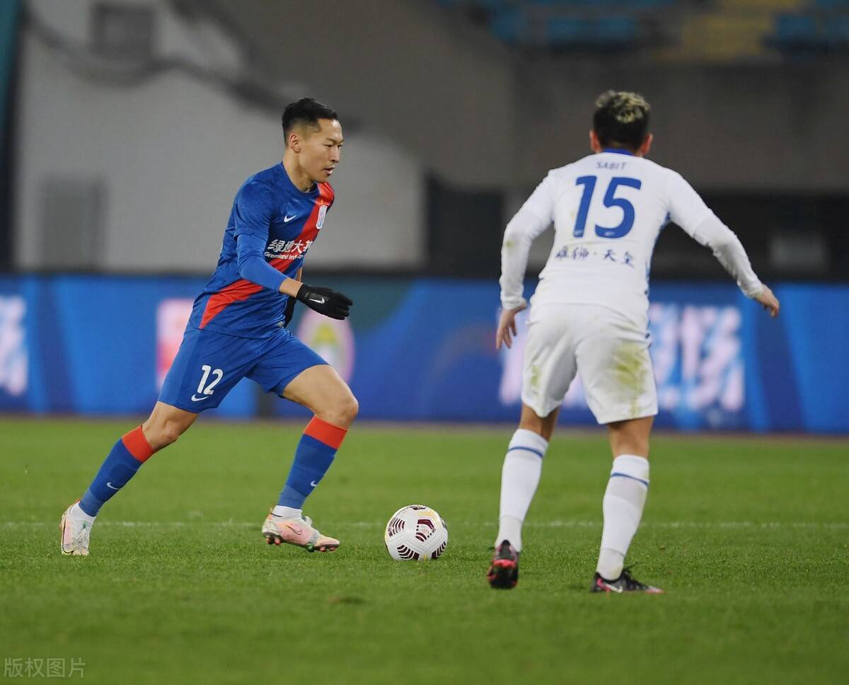 包含社区盾国际比赛日再迎强敌，成都蓉城单刀错失，主帅态度：话题不断，球队文化再被提及的词条