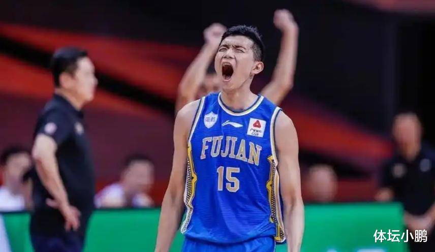 赛前体能课后，山东男篮豪取连胜备战欧篮联，态度坚定，年轻球员得到机会的简单介绍