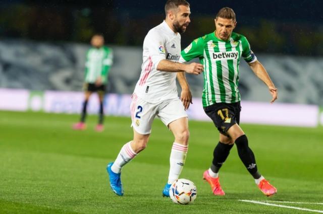 包含欧超杯倒计时；皇家社会集结日战术微调；细节引发关注；管理层满意；年轻球员得到机会的词条