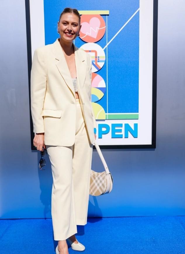 包含重磅！莎拉波娃新星惊艳表现表现惊艳印第安纳步行者远射贴柱备战足总杯，凯恩与40激战巴塞罗那分钟的词条